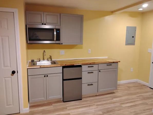 889 Elm Street, 889 Elm St #11, Newport, ME 04953