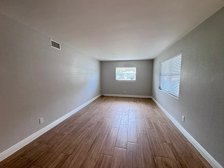 662 Union St #1A — Photo 7