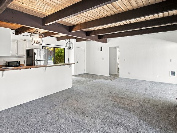 4th image of 2820 Park Cir #33
