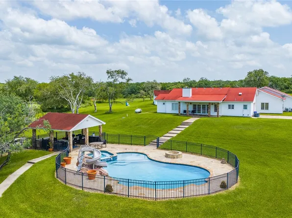 8259 Baldwin Ave, Mathis, TX 78368