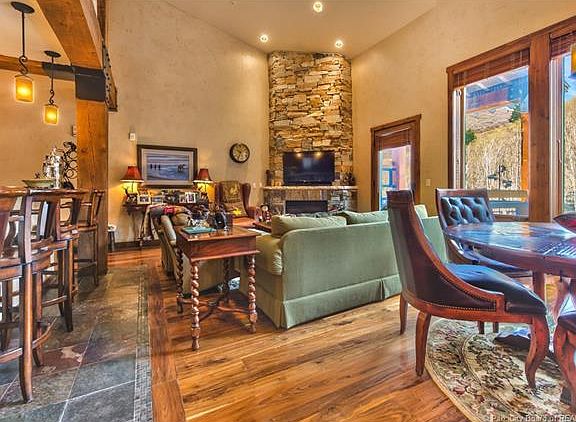4th image of 2800 Deer Valley Dr
