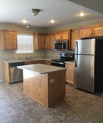 4th image of 1415 NW High View Dr