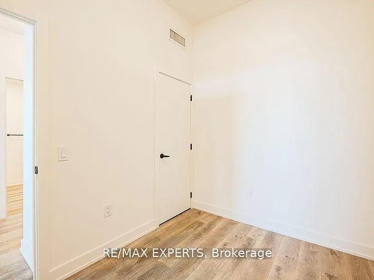 2475 Old Bronte Rd #802 — Photo 9