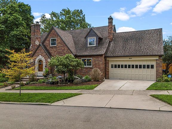 2nd image of 204 Hilltop Ave