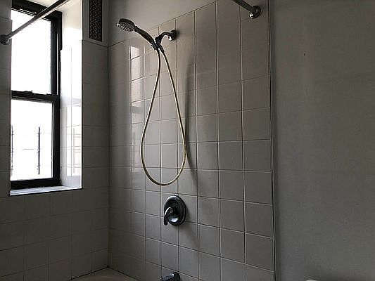 3rd image of 647 W 184th St #D5