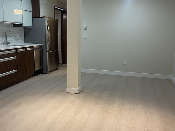 5th image of 127 Tweed Ln #B