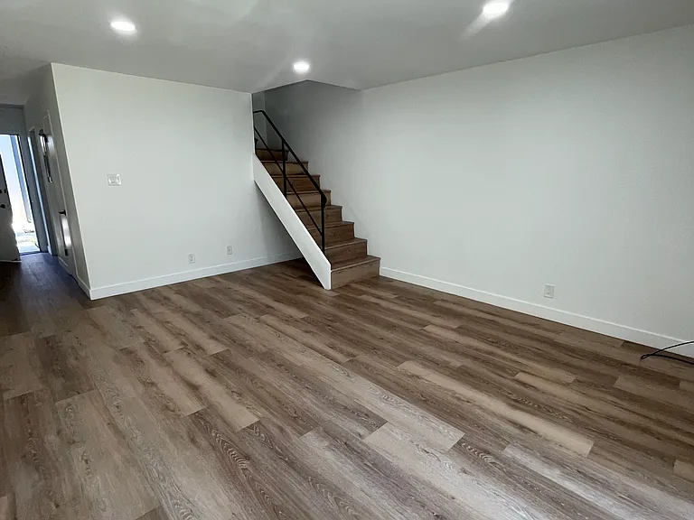 206 S McCoy Rd — Photo 6