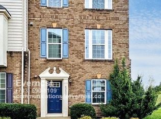 42632 Freistadt Sq, Sterling, VA 20166