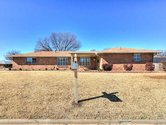 2nd image of 1802 NW Great Plains Blvd