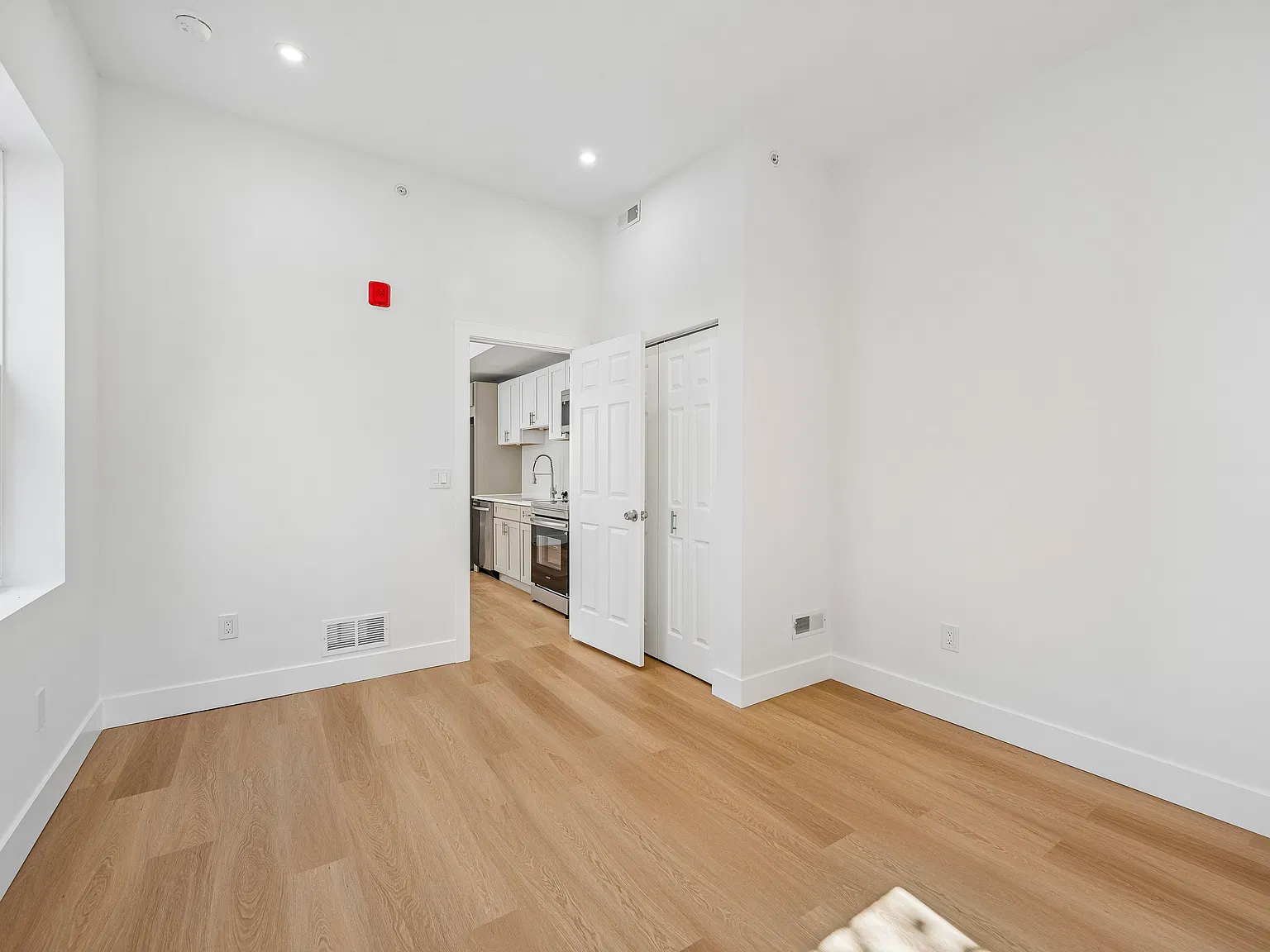 2 bed, 750 sqft, $2,000 — Photo 4