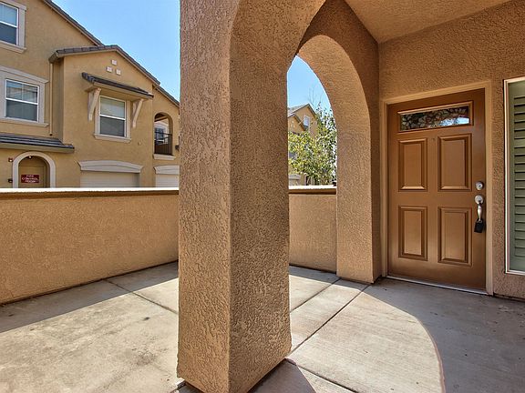 2nd image of 5350 Dunlay Dr Unit 615