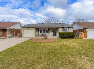 38 Country Club Dr, Hamilton, ON