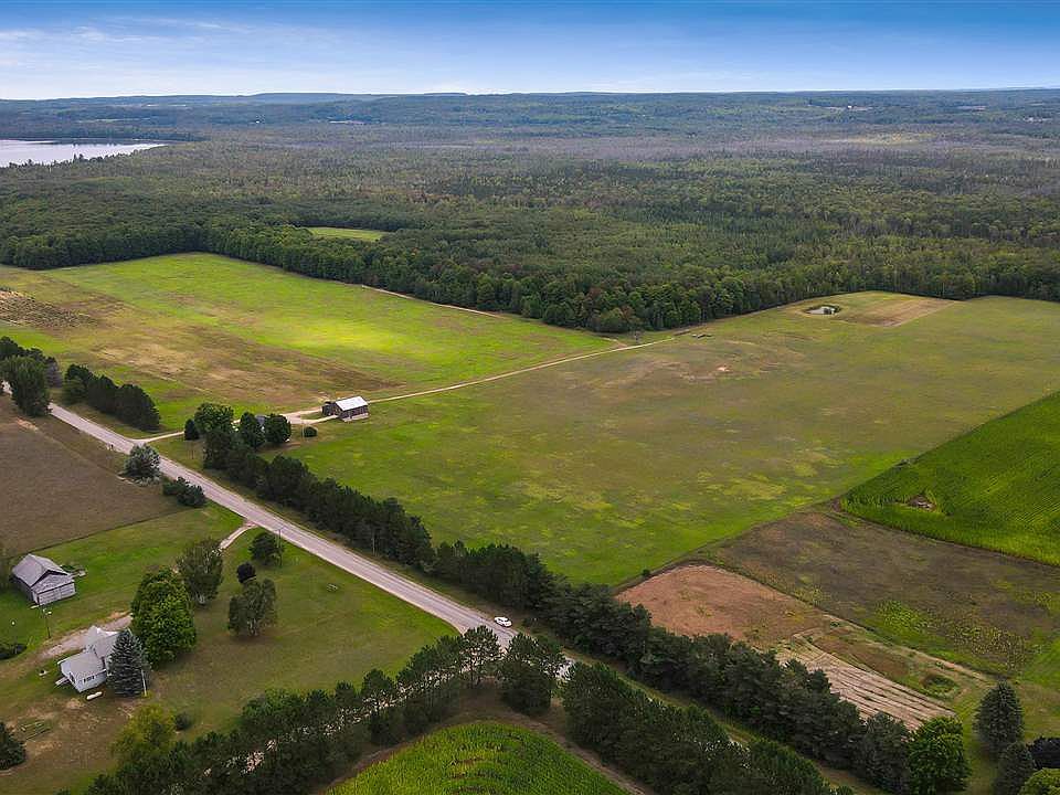2128 N Larks Lake Rd, Pellston, MI 49769 Zillow