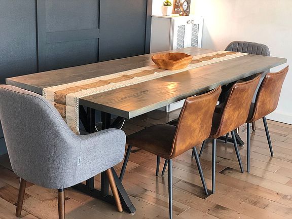 Custom dining nook for 8-10