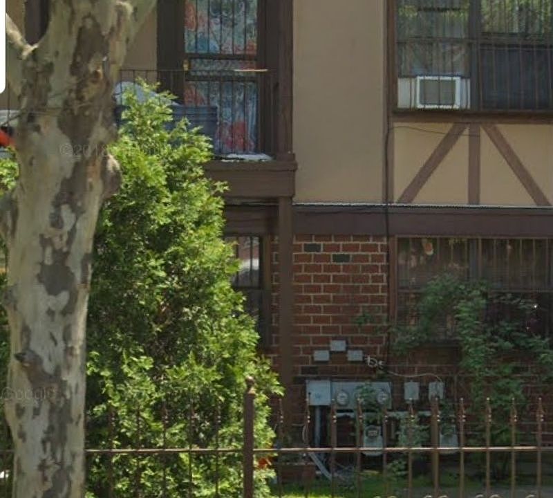 2nd image of 819 Trinity Ave #B