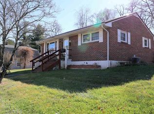 595 Colhoun St NE, Christiansburg, VA 24073