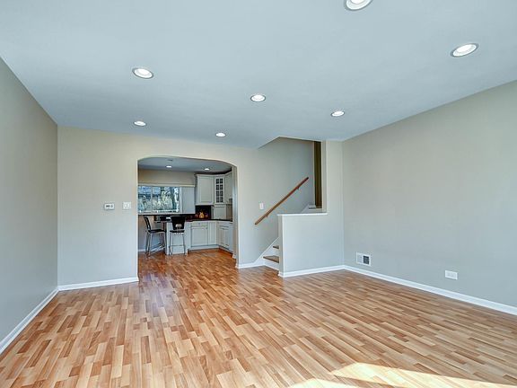 5th image of 429 S Gilbert Ave