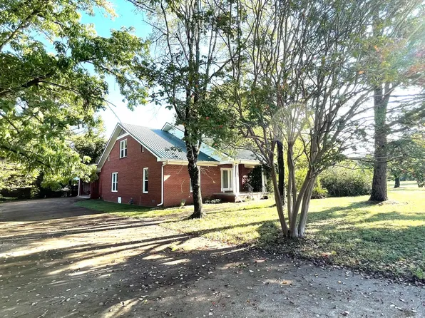 1555 E College St, Batesville, AR 72501