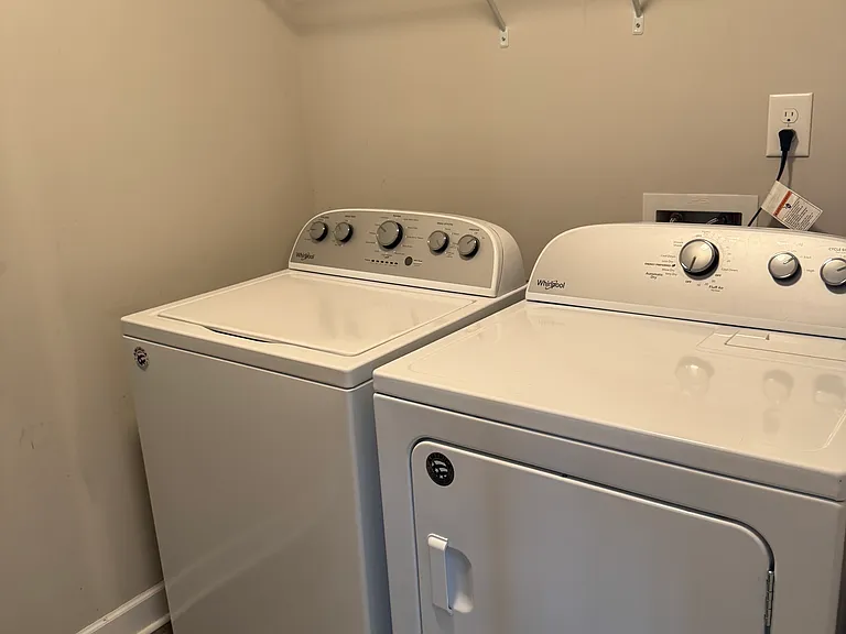 66 Bellvue Dr — Photo 22