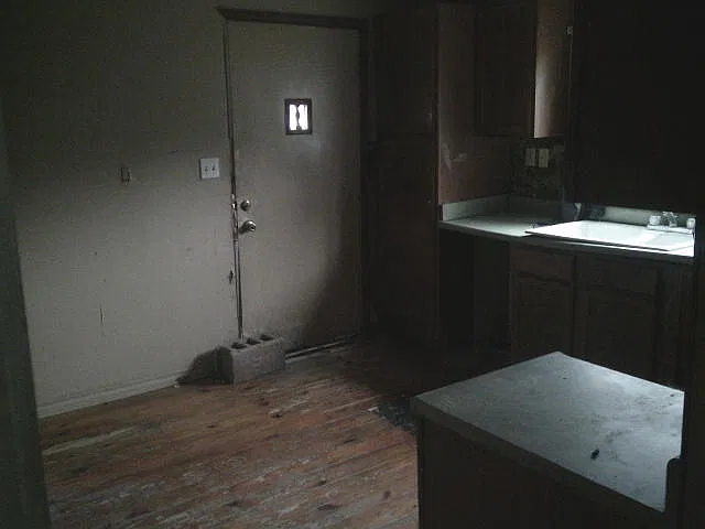 3 bed, 1.5 bath, 1184 sqft, $1,100 — Photo 3
