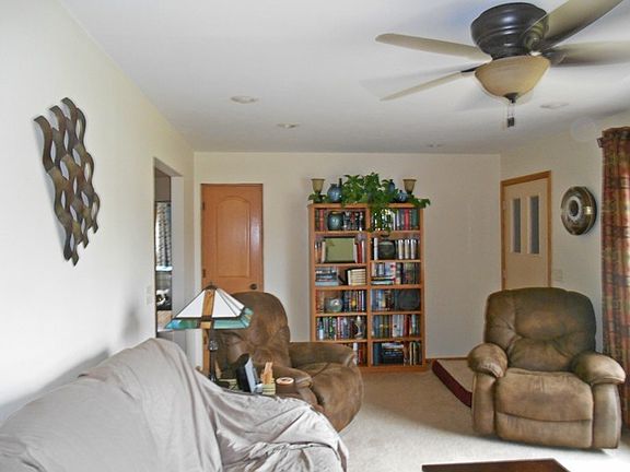 4th image of 2608 S Maywood Ave