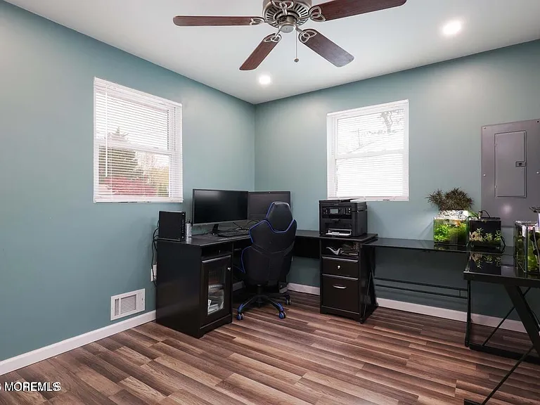 36 Bay Laurel Dr — Photo 3