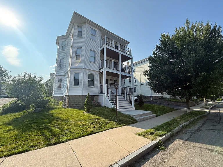 48 Oxford Ave #2 — Photo 13