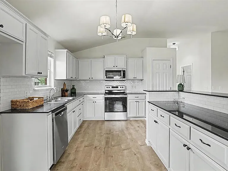 2520 NW 182nd St — Photo 5