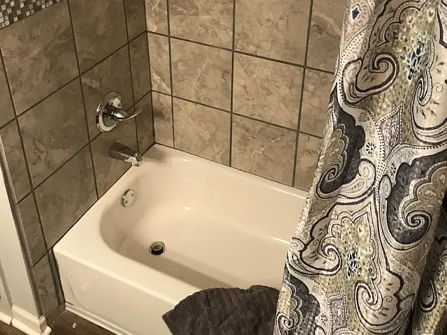 Elegant Bathroom | Apartments In Indianapolis | Fountain Lake Villas