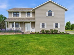 142 Legion Rd, Washington, IL 61571
