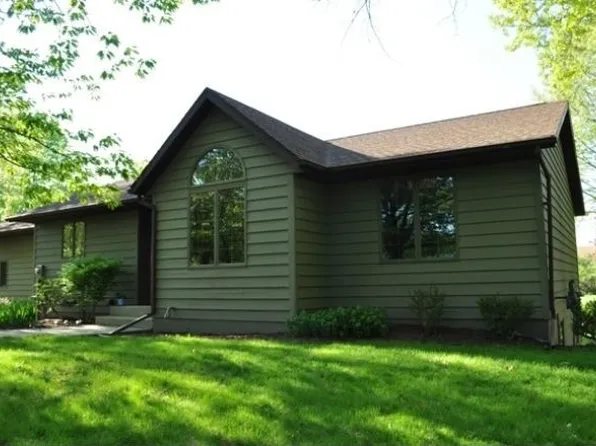 8062 Burr Oak Trl, Cross Plains, WI 53528