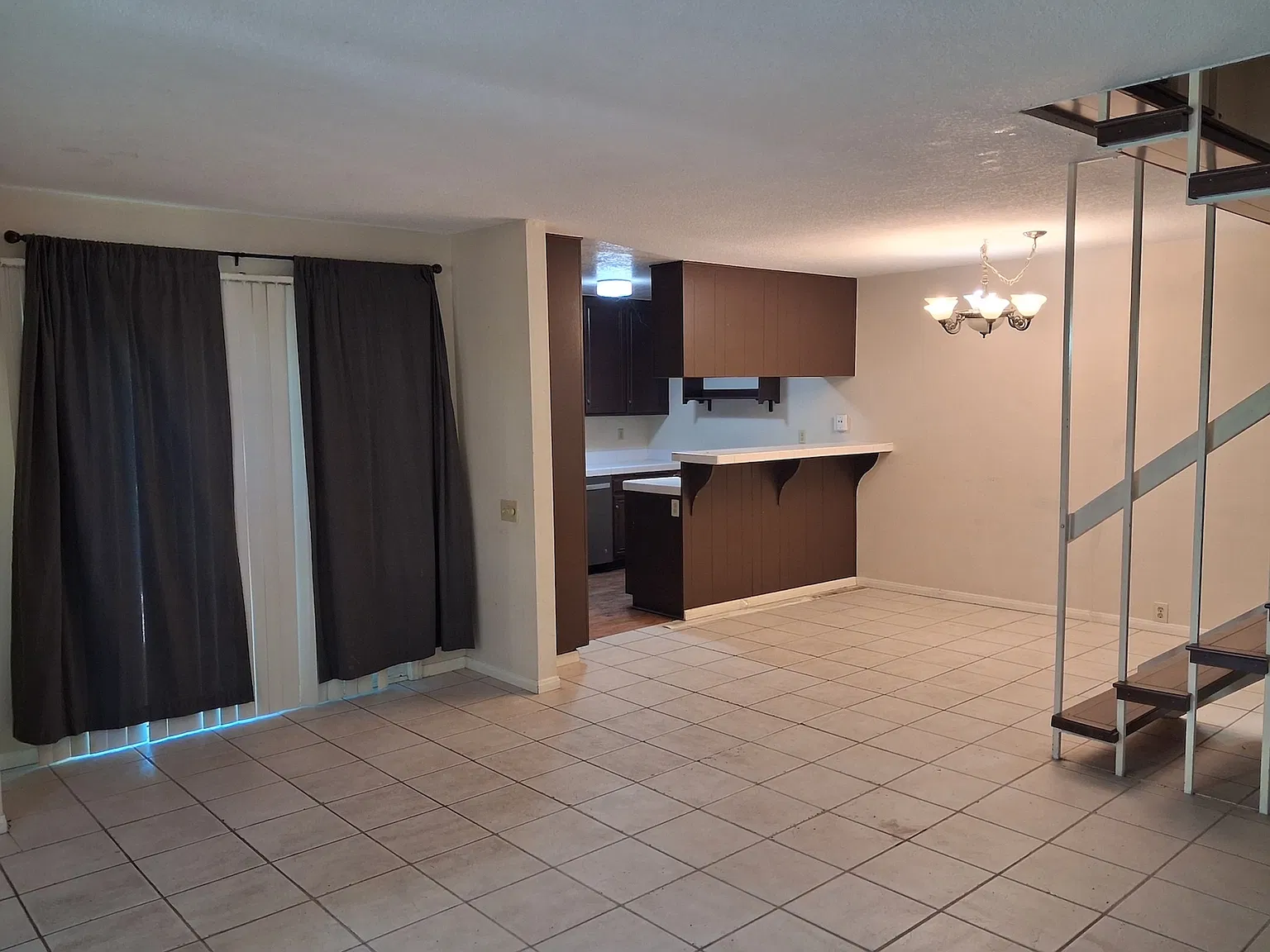 3 bed, 1.5 bath, 1113 sqft, $3,395 — Photo 2
