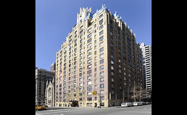 Sold by Douglas Elliman | media 18