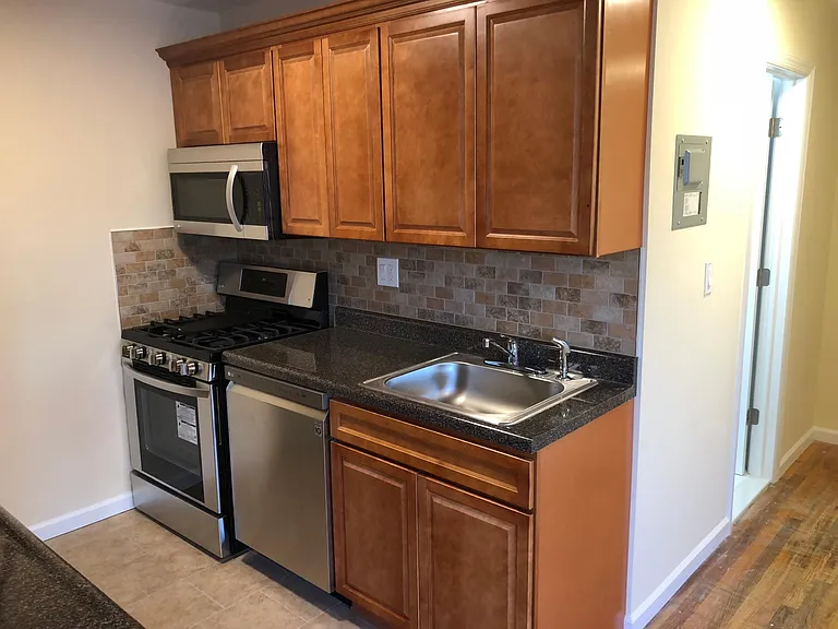 16 Waldron Ave #11A — Photo 6