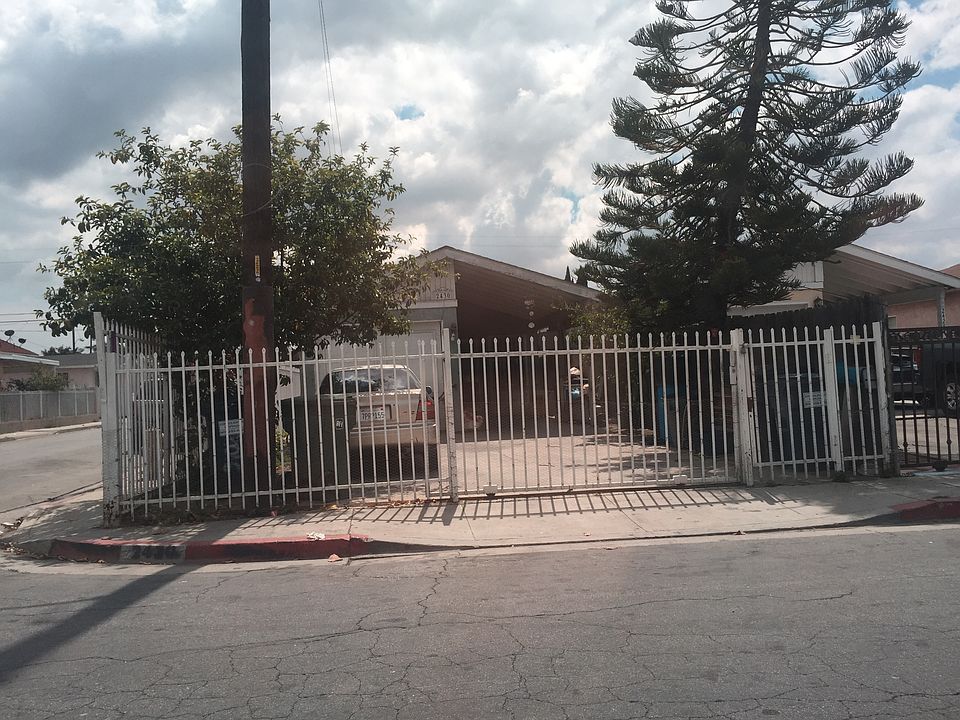 1st image of 2430 E 109th St
