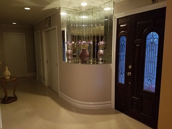 ENTRANCE FOYER
