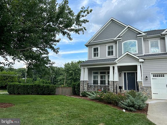 2nd image of 1729 Pimmit Dr