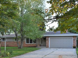 N9W23595 Nottingham Dr, Waukesha, WI 53188