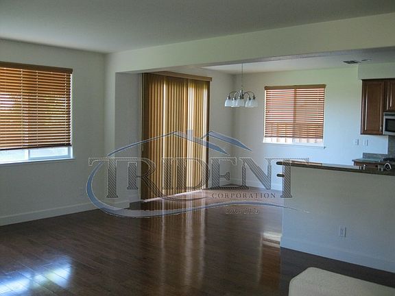 4th image of 3761 Kim Way