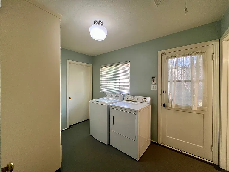 621 S 13th St — Photo 39