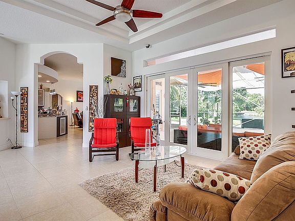 4th image of 6965 N Calumet Cir