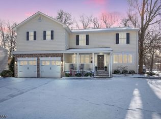 184 River Bend Rd, Berkeley Heights, NJ 07922