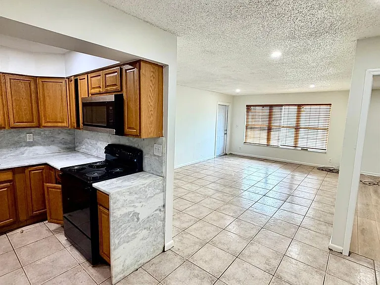 5730 NW 27th Ct — Photo 20