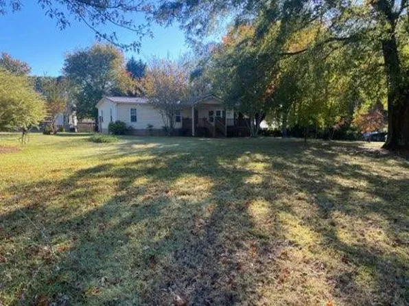 71 Mooresville Park Cir, Clarksville, VA 23927