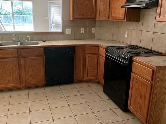 4th image of 23904 Waterford Ct