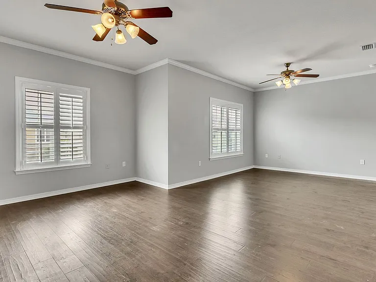 1486 Bentley Cir — Photo 16
