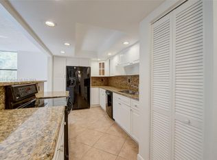 450 Commodore Dr APT 308, Plantation, FL 33325