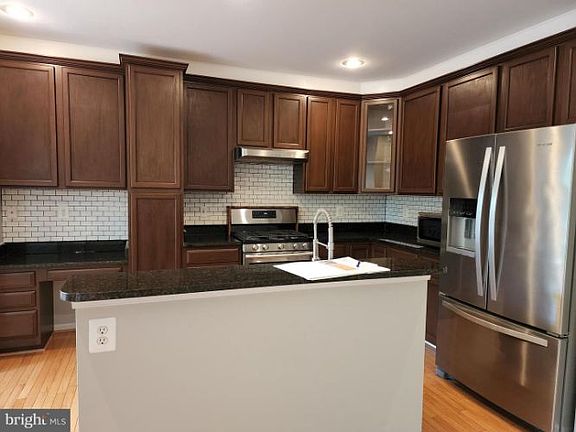 4th image of 4712 Caronia Way