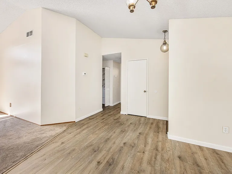 2851 Andover Ave — Photo 9
