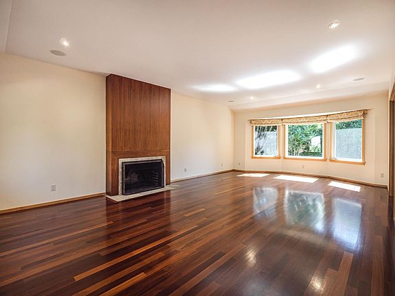 4th image of 759 Seacliff Dr